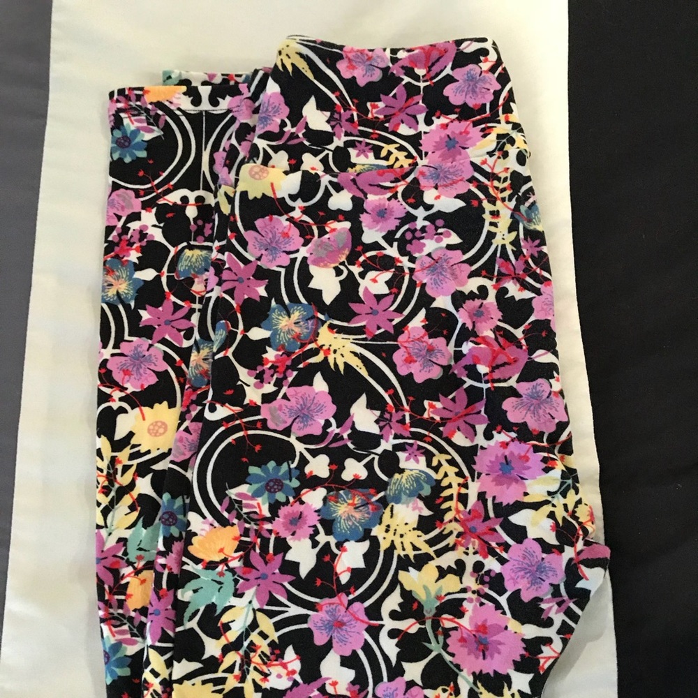Lularoe one size leggings